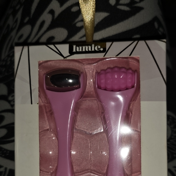 Lumiie Pink 2PC Mini Face Roller - Picture 3 of 4
